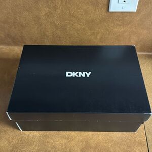 DKNY shoe box
